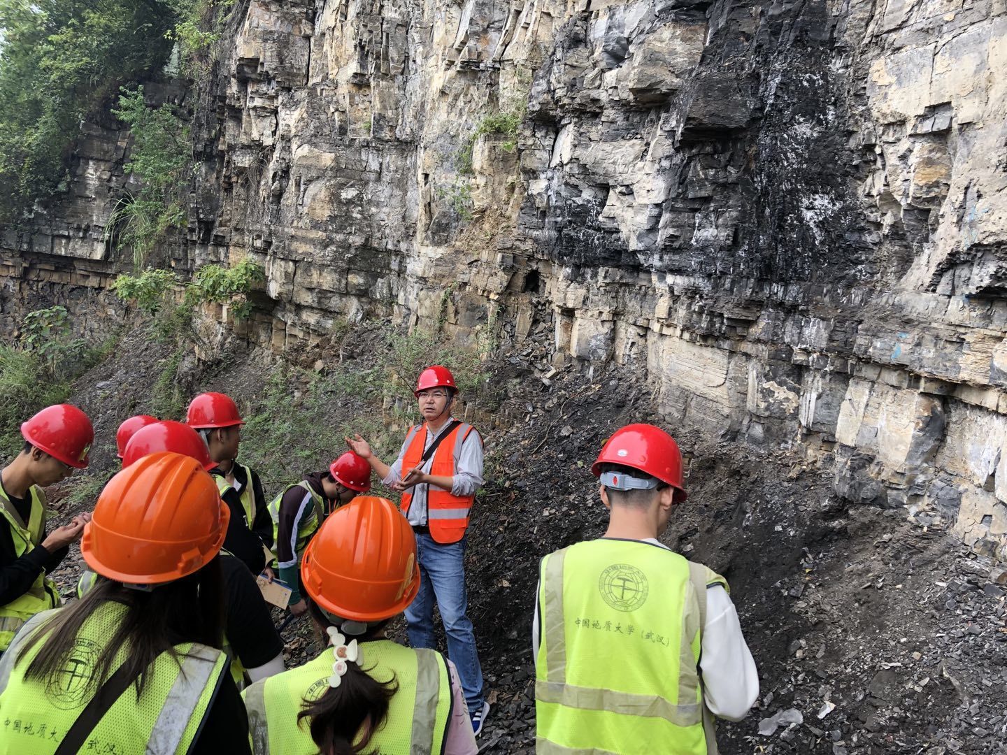 地空學(xué)院:野外實(shí)習(xí)打通課程思政的“最后一公里”-中國地質(zhì)大學(xué)(武漢)-地大熱能 地空學(xué)院:野外實(shí)習(xí)打通課程思政的“最后一公里”-中國地質(zhì)大學(xué)(武漢)-地大熱能